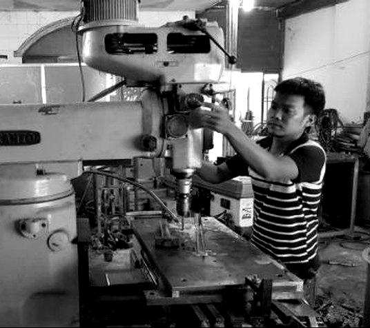 Câu chuyện khởi nghiệp của chàng kỹ sư 9X bỏ việc mở xưởng cơ khí