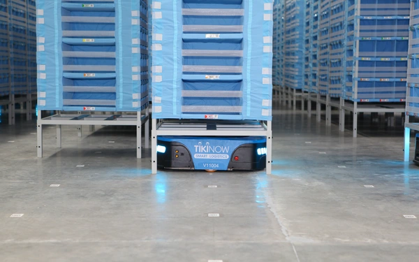 Áp dụng robot giúp Tiki tối ưu quá trình vận chuyển hàng hóa đến khách hàng.
